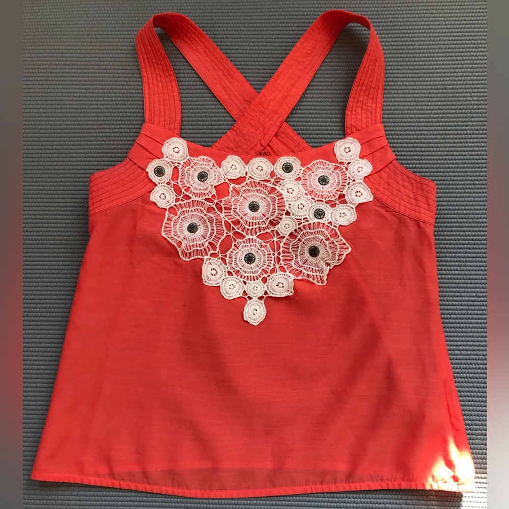 Sweet tank top with Lace Detail